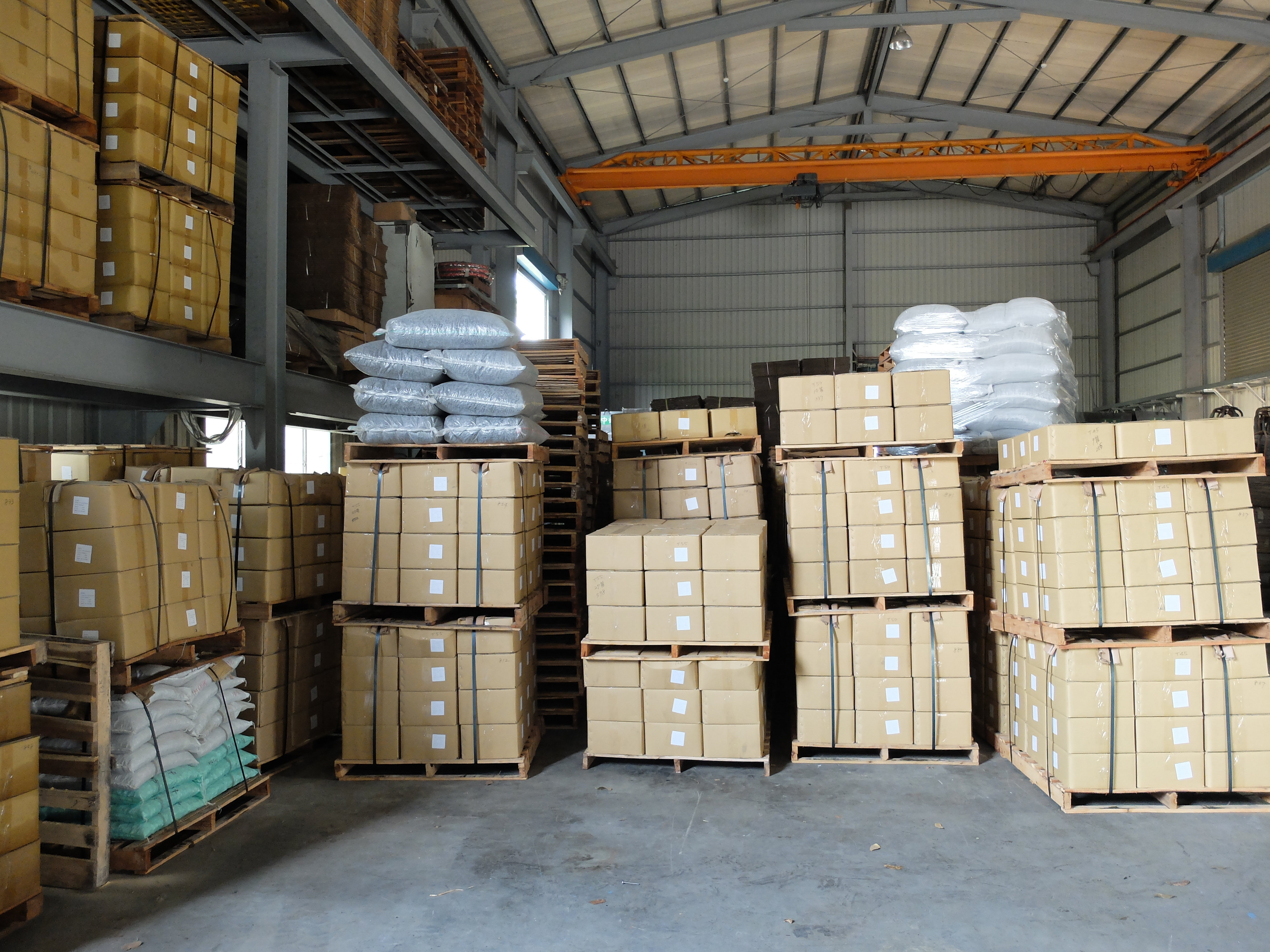 Long Pao Fasteners warehouse
